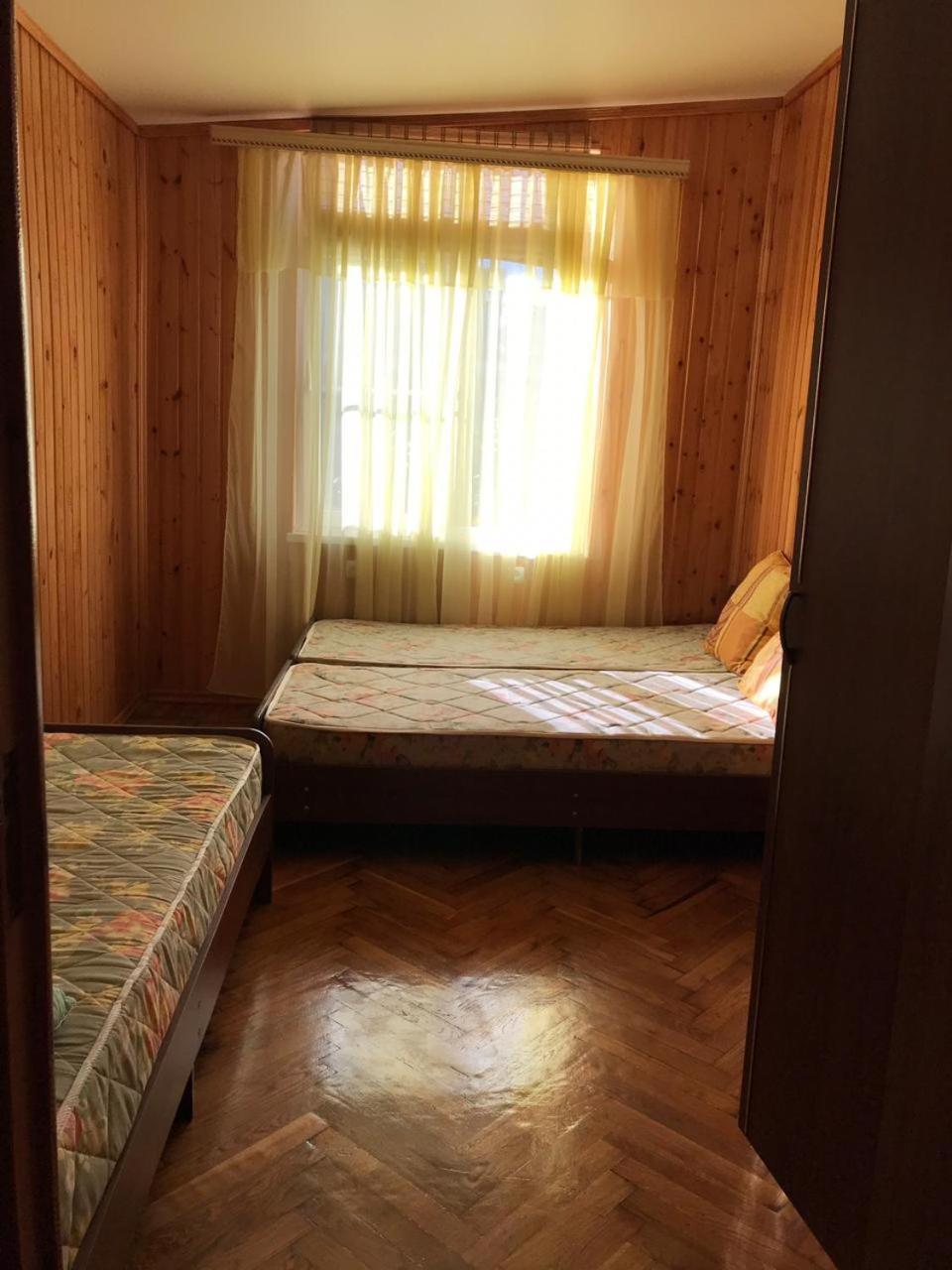 Гостевой Дом С Садом Hotell Gagra Exteriör bild