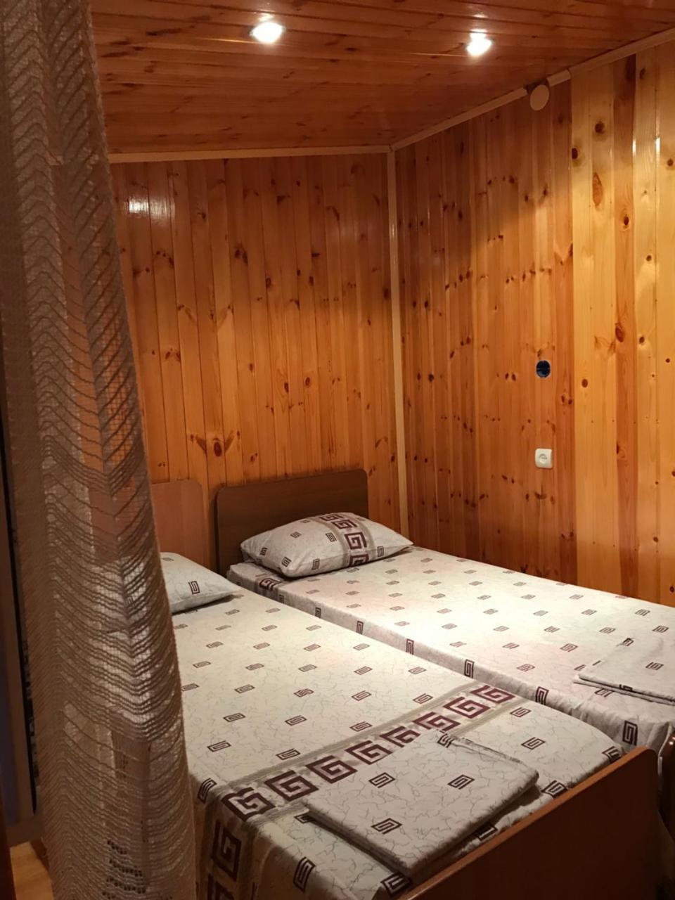 Гостевой Дом С Садом Hotell Gagra Exteriör bild